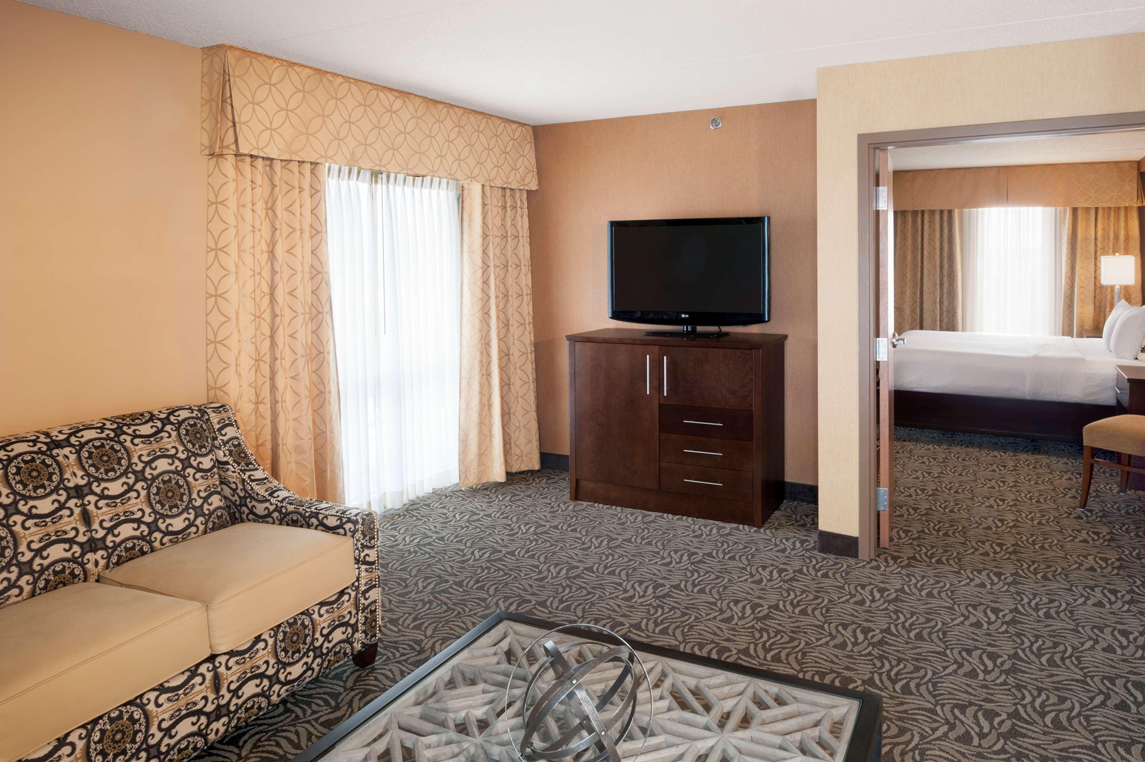 Doubletree By Hilton Bay City - Riverfront Exterior foto