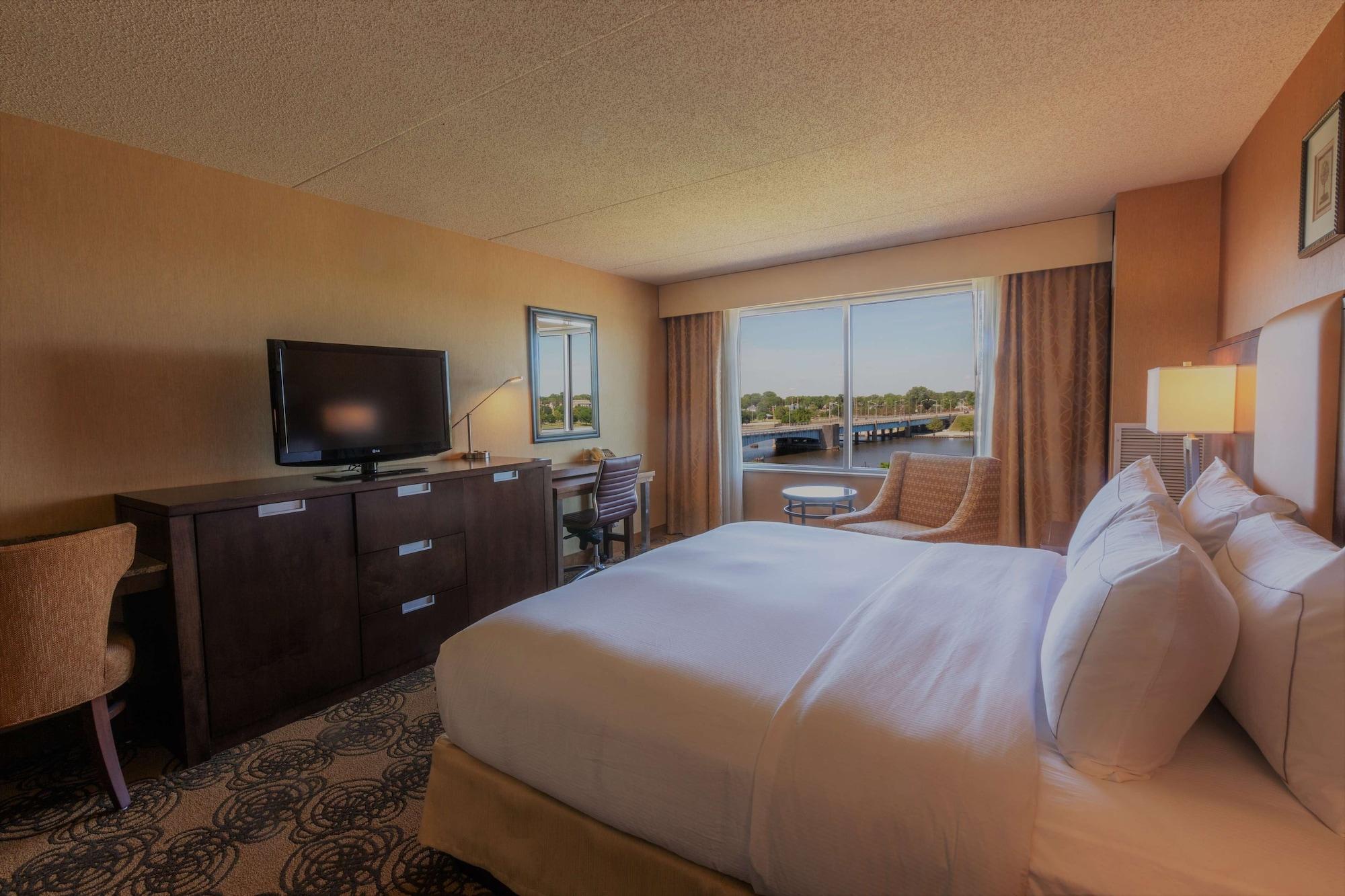 Doubletree By Hilton Bay City - Riverfront Exterior foto