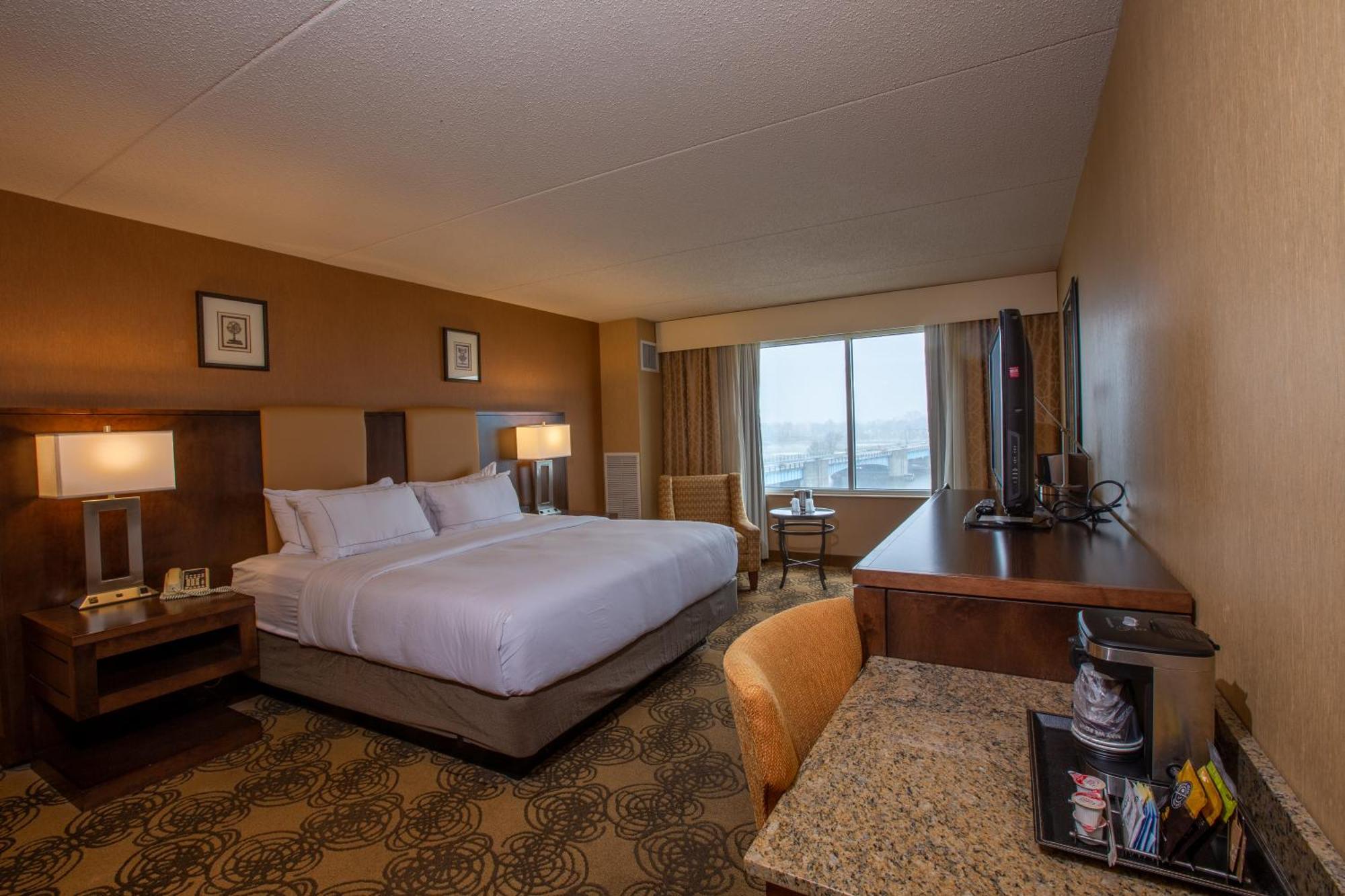 Doubletree By Hilton Bay City - Riverfront Exterior foto