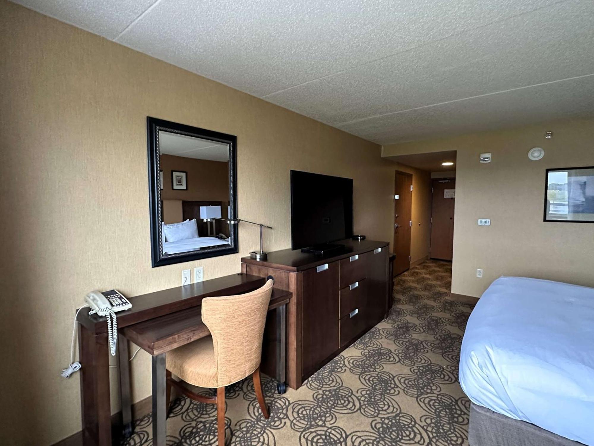 Doubletree By Hilton Bay City - Riverfront Exterior foto